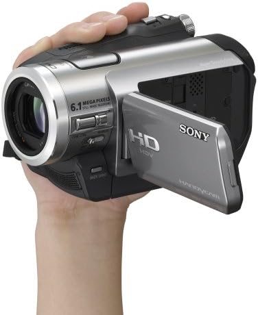 Sony HDR-HC7 6.1 ПРАТЕНИК MiniDV High Definition видео камера со 10x Оптички Зум (Укинати од страна на Производителот)
